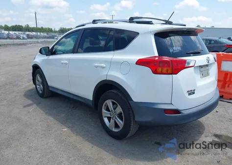 2015 Toyota Rav4 Xle z USA, uszkodzony, nr VIN 2T3WFREV1FW193023